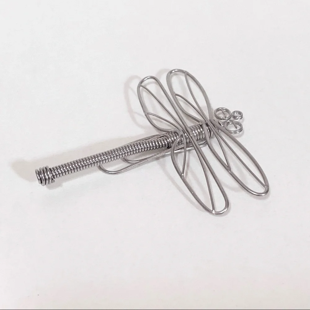 Hold Large Special Dragonfly Paperclip space marker